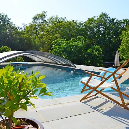 De Charme Piscine Privee A * Martel