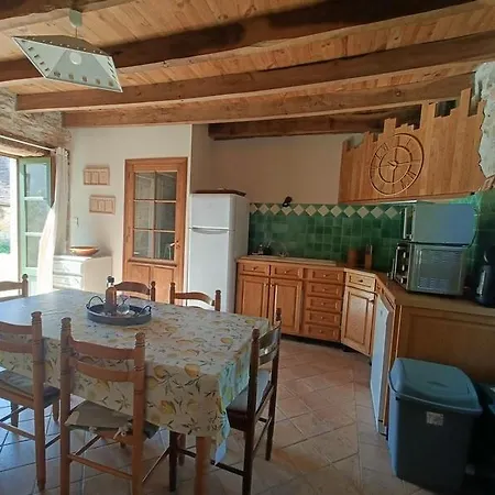 De Charme Piscine Privee A *