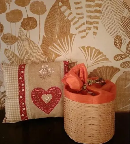 De Charme Piscine Privee A *