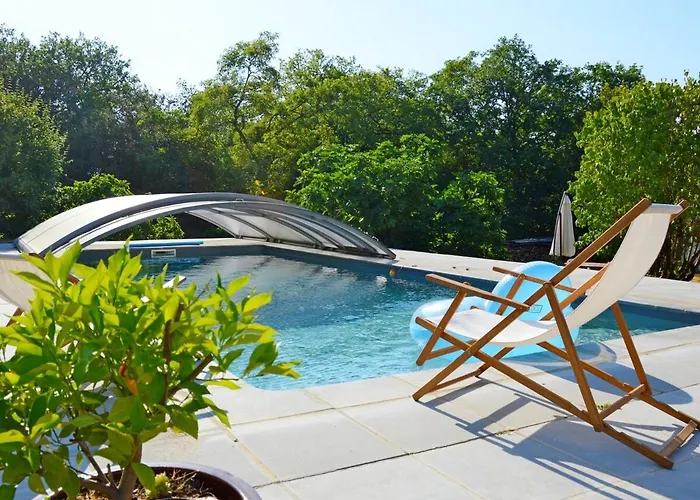 De Charme Piscine Privee A * Martel