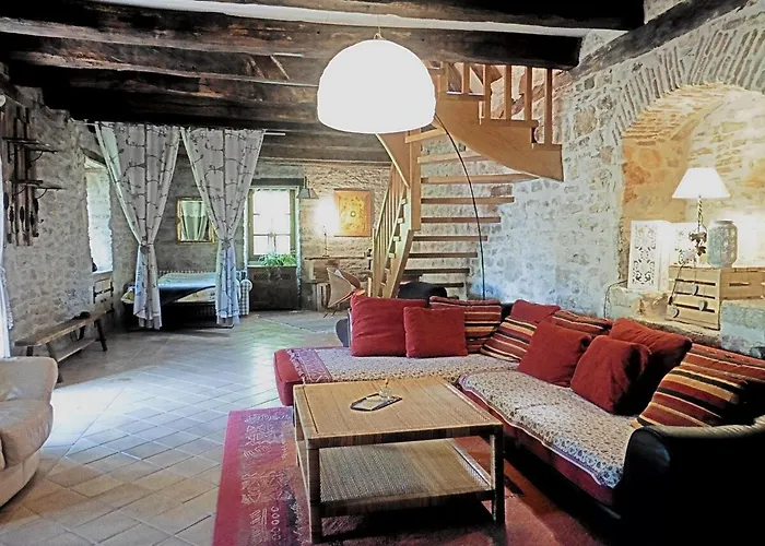 De Charme Piscine Privee A Martel